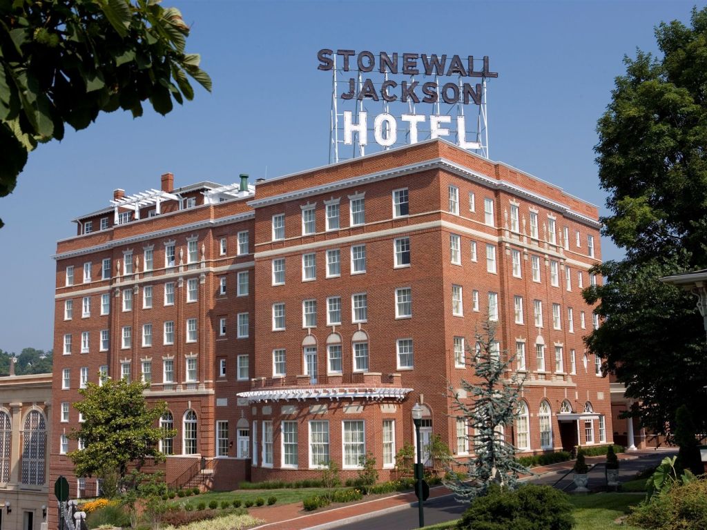 Top Luxury And Budget Hotels For First Time Visitors Rockbridge Weekly